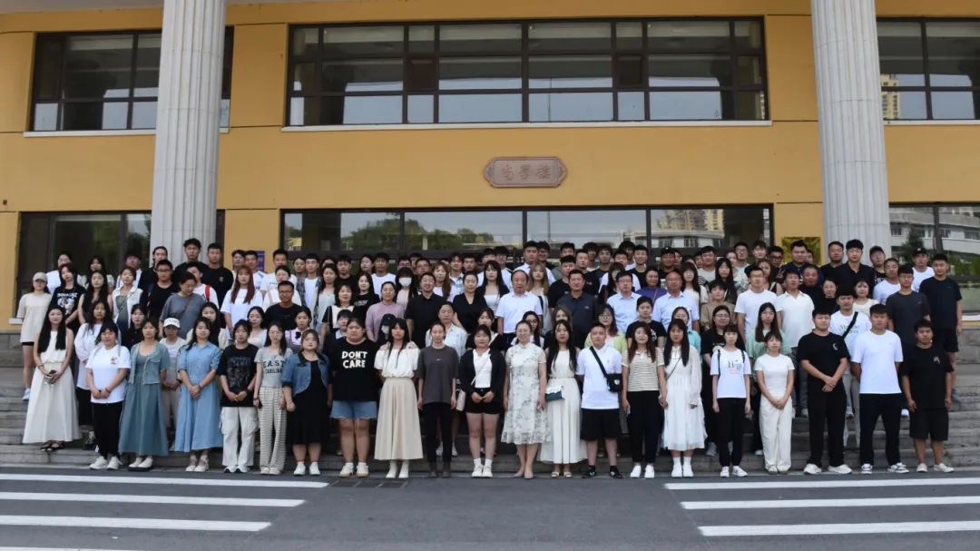 砥礪前行,共創(chuàng)未來|《阜新高專農(nóng)牧系2024屆畢業(yè)典禮暨2025屆實習(xí)動員大會》圓滿落幕